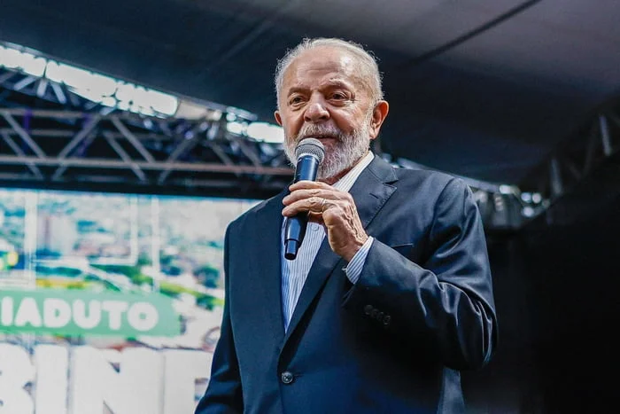 “Quem nos critica não vale uma titica de cachorro”, diz Lula